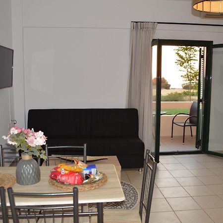 Sea Melody Apartments Stavromenos Екстер'єр фото