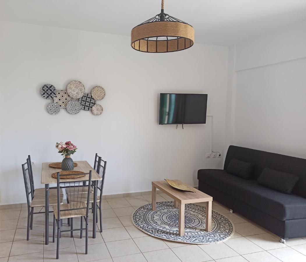 Sea Melody Apartments Stavromenos Екстер'єр фото