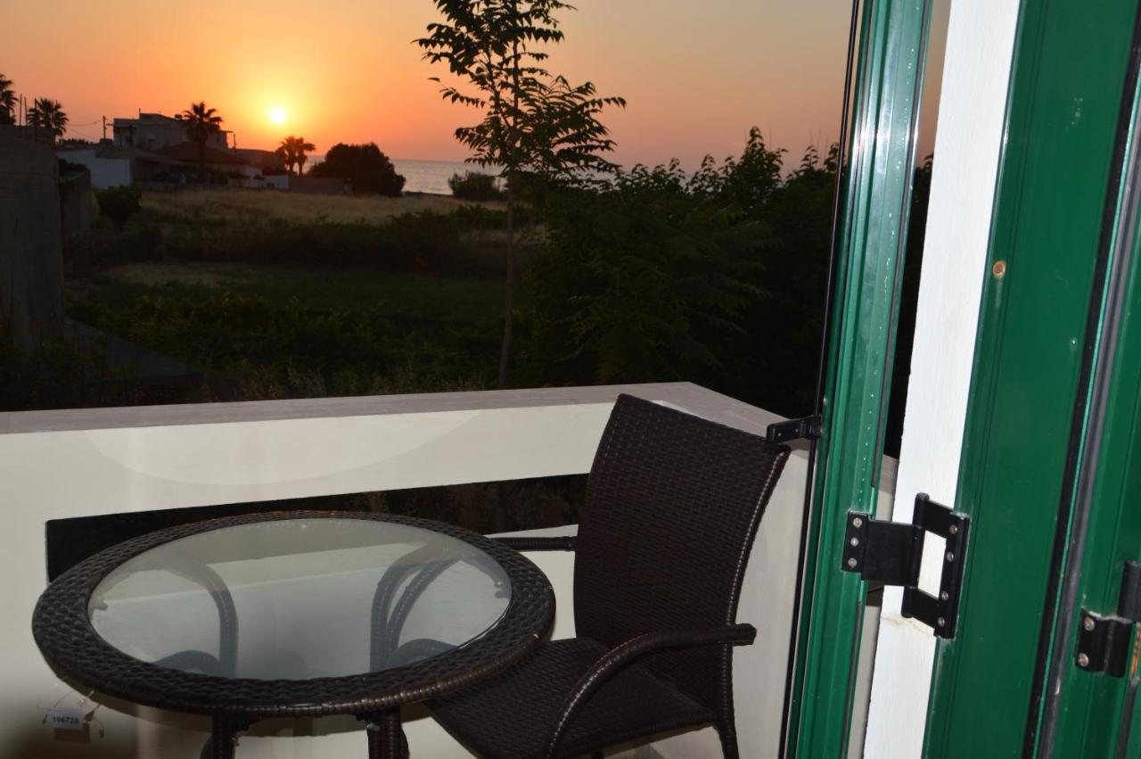 Sea Melody Apartments Stavromenos Екстер'єр фото