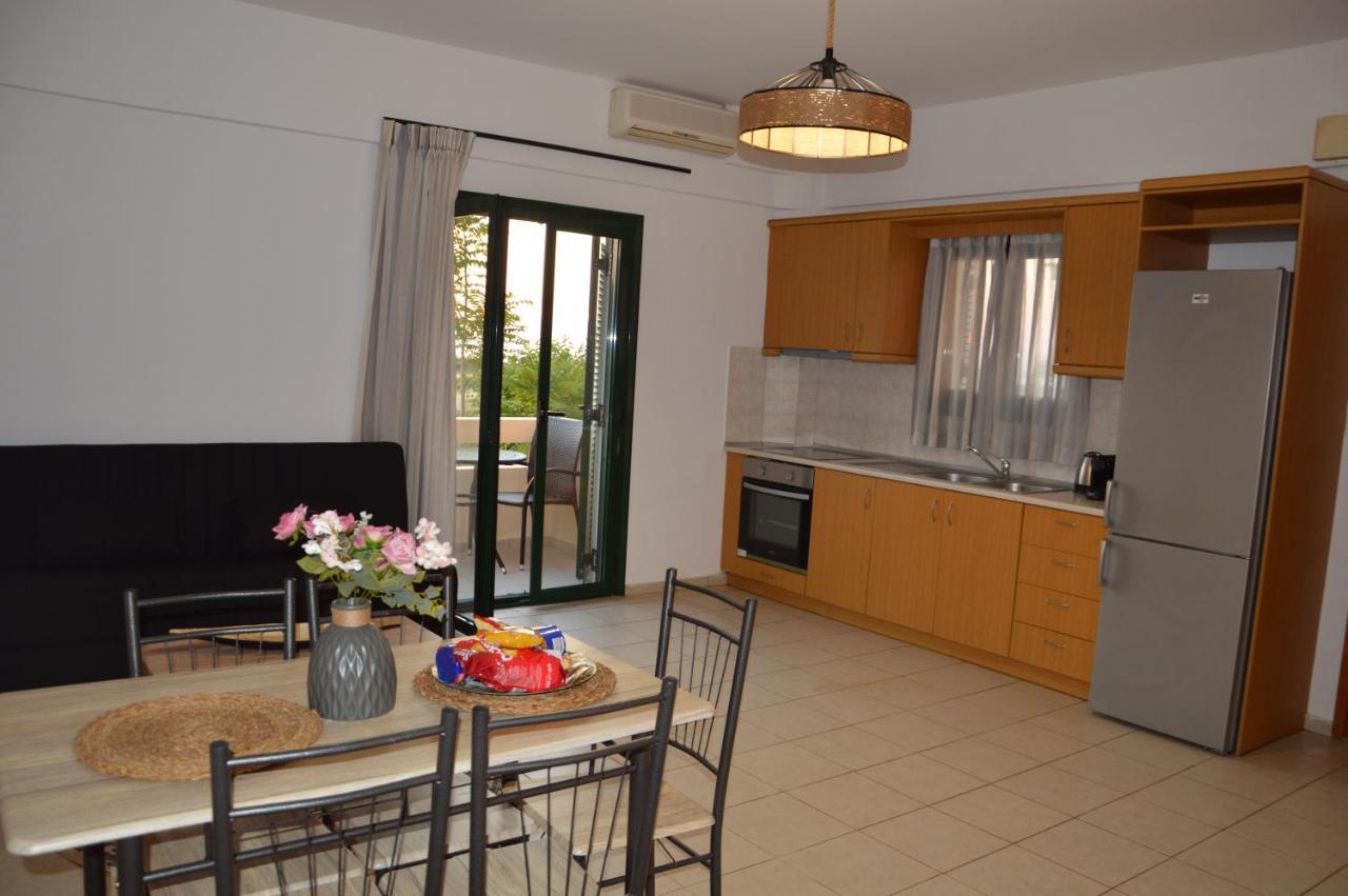 Sea Melody Apartments Stavromenos Екстер'єр фото