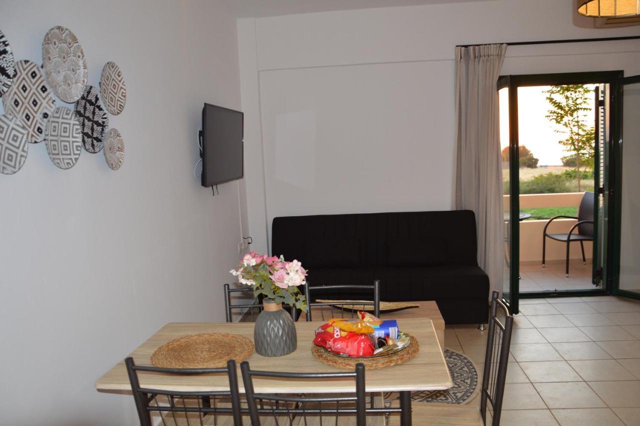 Sea Melody Apartments Stavromenos Екстер'єр фото