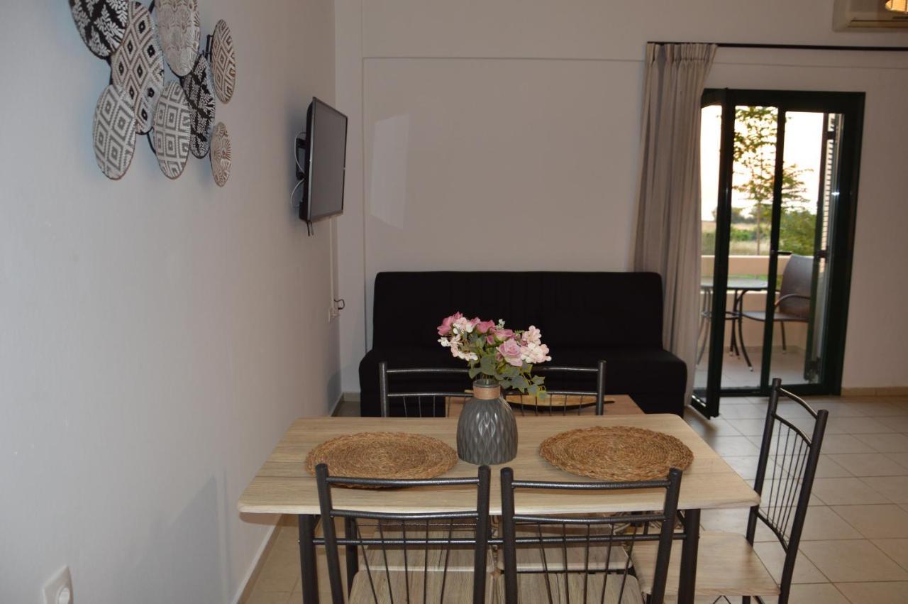 Sea Melody Apartments Stavromenos Екстер'єр фото